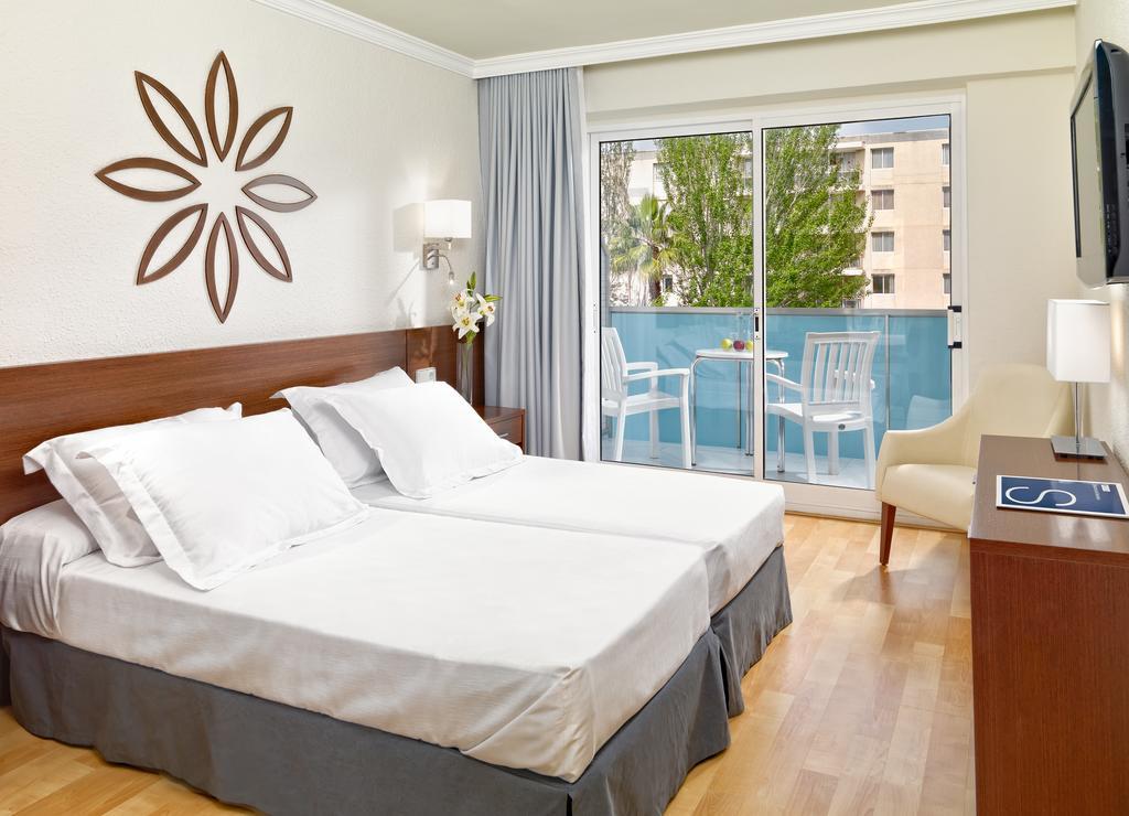 Habitación Doble con cama supletoria (3 adultos)